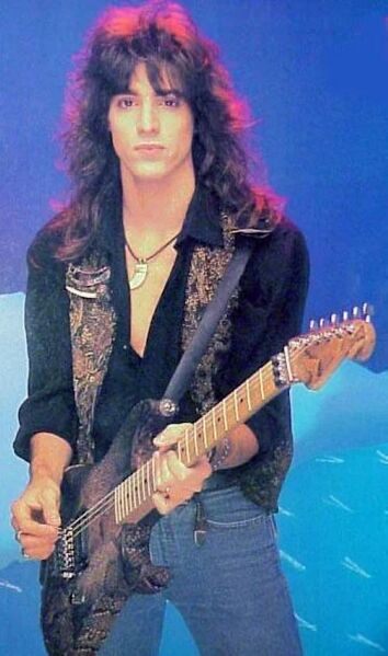 File:Warren DeMartini.jpg